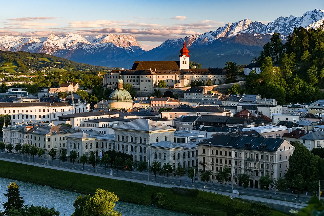 Photo of Salzburg, By Jorge Franganillo - Salzburg, CC BY 2.0, https://commons.wikimedia.org/w/index.php?curid=92831902